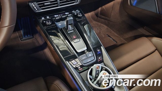 Porsche 911 2025 — photo 9