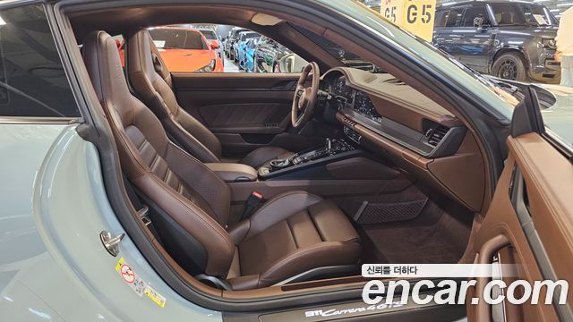 Porsche 911 2025 — photo 11