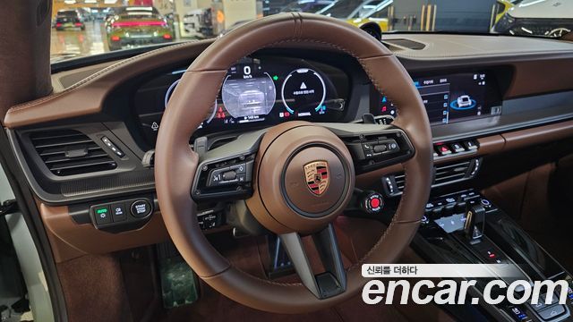 Porsche 911 2025 — photo 16