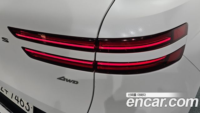 Genesis GV70 2022 — photo 9