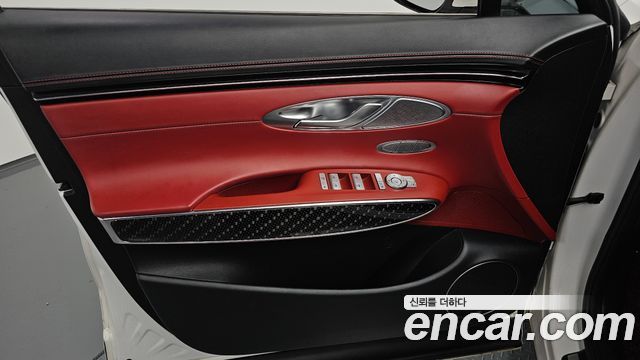 Genesis GV70 2022 — photo 14