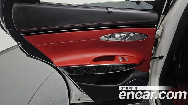 Genesis GV70 2022 — photo 15