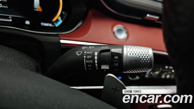Genesis GV70 2022 — photo 30