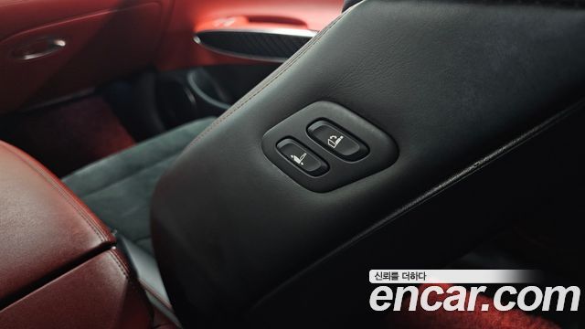 Genesis GV70 2022 — photo 33