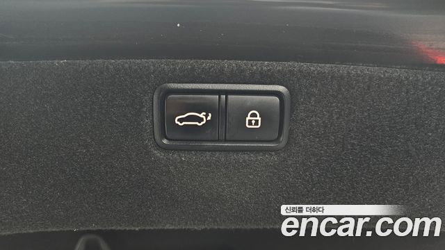 Genesis G80 2017 — photo 29