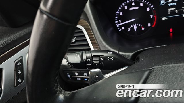 Genesis G80 2017 — photo 30