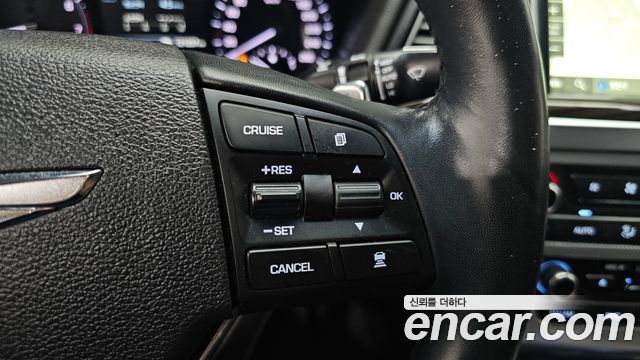 Genesis G80 2017 — photo 33