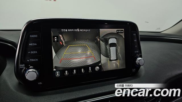Hyundai Santafe 2019 — photo 21