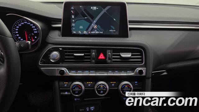 Genesis G70 2019 — photo 18