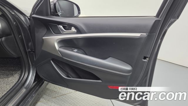 Genesis G70 2019 — photo 14