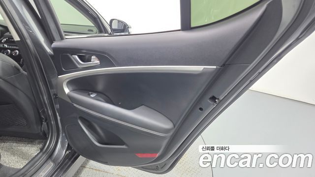Genesis G70 2019 — photo 15