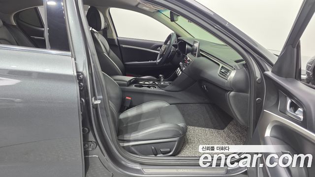 Genesis G70 2019 — photo 16