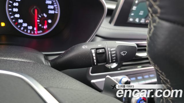 Genesis G70 2019 — photo 27