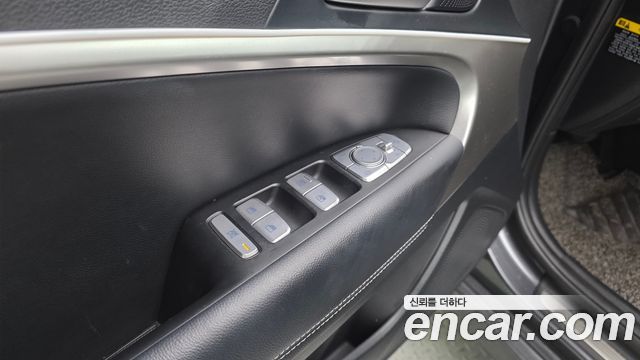 Genesis G70 2019 — photo 28