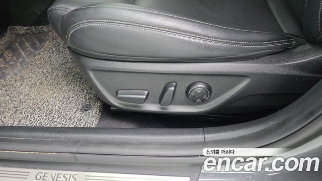 Genesis G70 2019 — photo 29