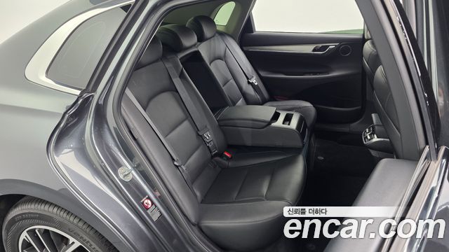 Hyundai Grandeur 2023 — photo 17