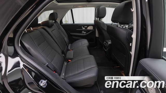 Mercedes-Benz GLE-Class 2024 — photo 10