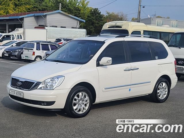 Kia Canival 2012 — photo 3