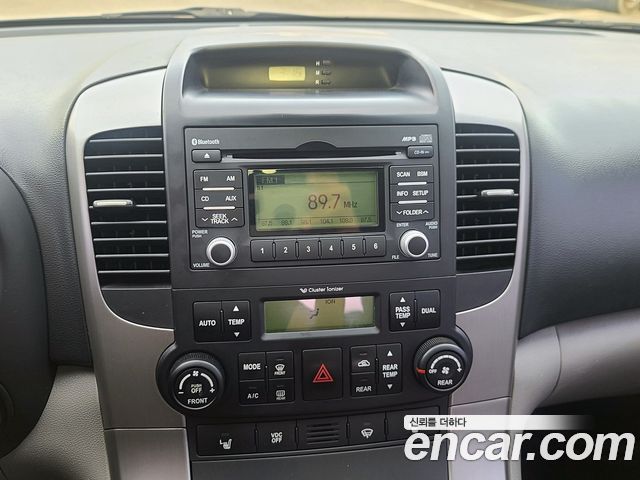 Kia Canival 2012 — photo 16