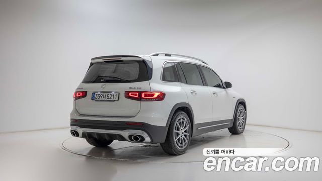 Mercedes-Benz GLB-Class 2021 — photo 2