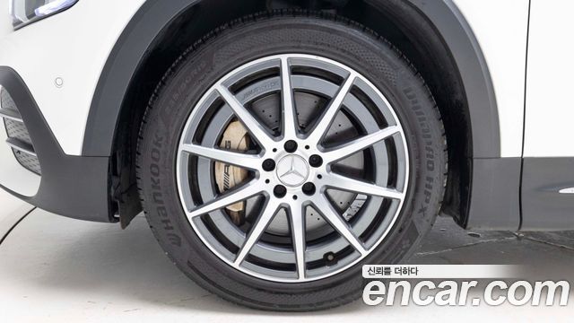 Mercedes-Benz GLB-Class 2021 — photo 5