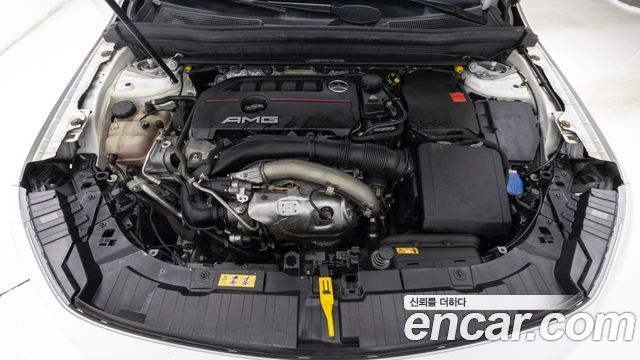 Mercedes-Benz GLB-Class 2021 — photo 6