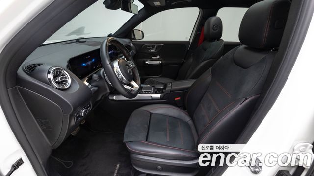 Mercedes-Benz GLB-Class 2021 — photo 14