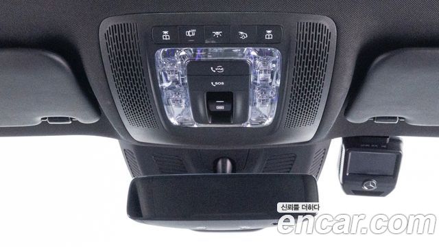 Mercedes-Benz GLB-Class 2021 — photo 17
