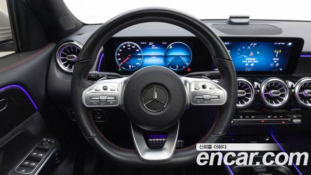 Mercedes-Benz GLB-Class 2021 — photo 20
