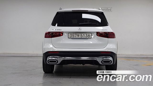 Mercedes-Benz GLB-Class 2026 — photo 4