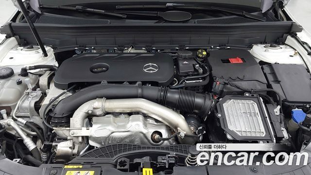 Mercedes-Benz GLB-Class 2026 — photo 6