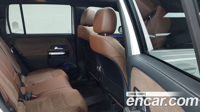 Mercedes-Benz GLB-Class 2026 — photo 10