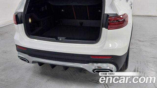 Mercedes-Benz GLB-Class 2026 — photo 11