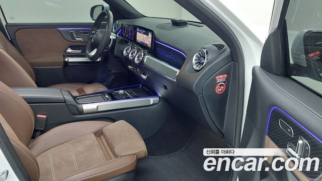 Mercedes-Benz GLB-Class 2026 — photo 13