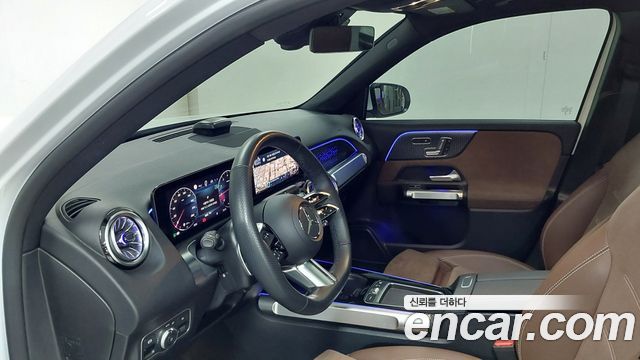 Mercedes-Benz GLB-Class 2026 — photo 14
