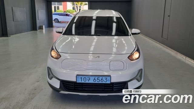 Kia Niro 2023 — photo 1