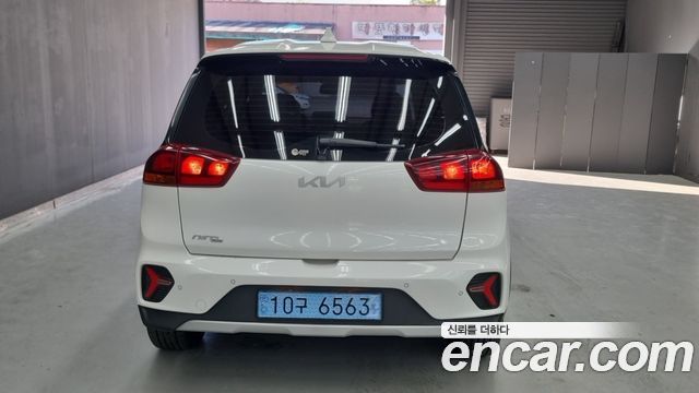 Kia Niro 2023 — photo 4