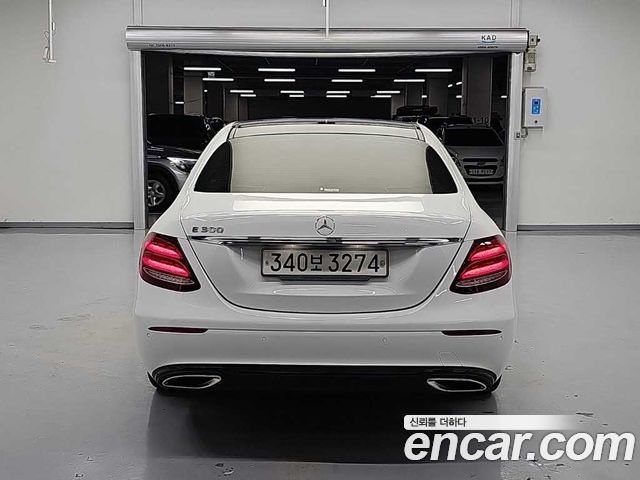 Mercedes-Benz E-Class 2017 — photo 3