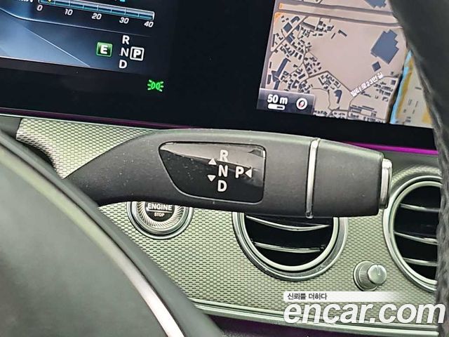 Mercedes-Benz E-Class 2017 — photo 8