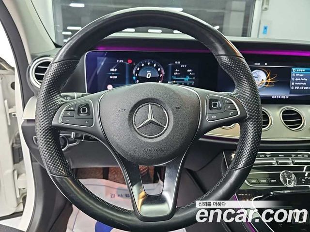 Mercedes-Benz E-Class 2017 — photo 9