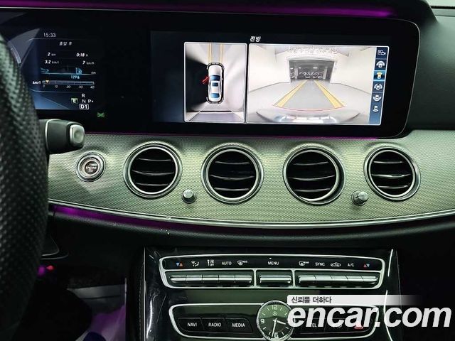 Mercedes-Benz E-Class 2017 — photo 10