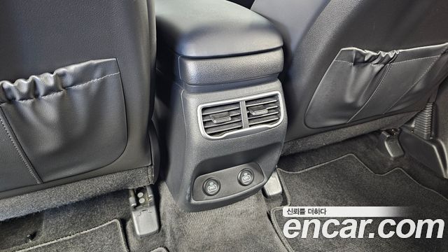 Hyundai Santafe 2021 — photo 31