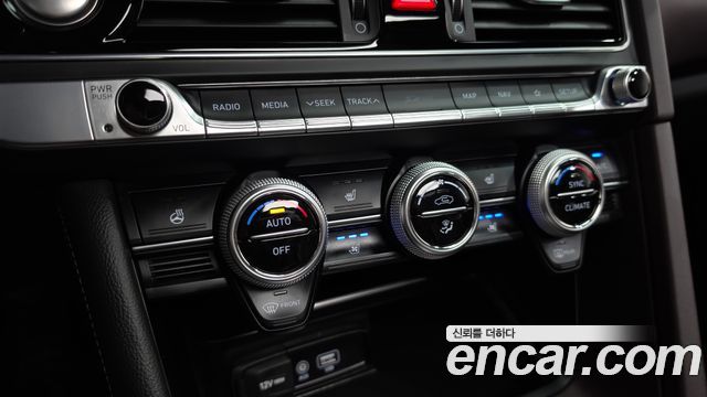 Genesis G70 2018 — photo 31