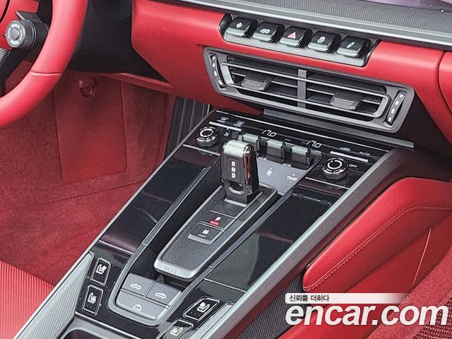 Porsche 911 2024 — photo 9