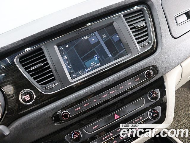 Kia Canival 2019 — photo 7