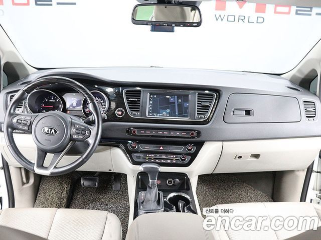 Kia Canival 2019 — photo 13