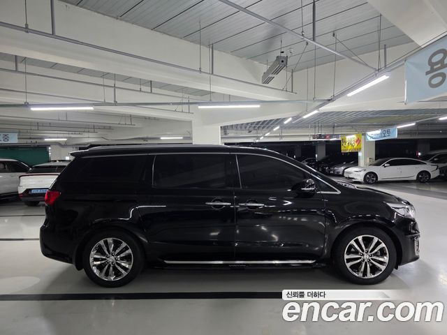 Kia Canival 2017 — photo 3