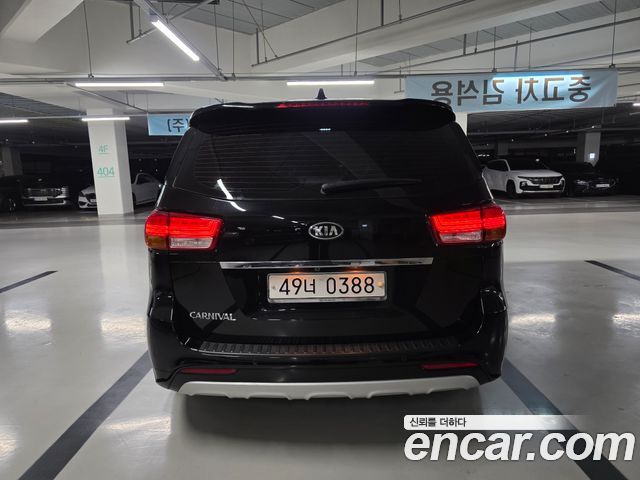 Kia Canival 2017 — photo 5
