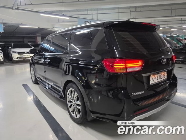 Kia Canival 2017 — photo 6