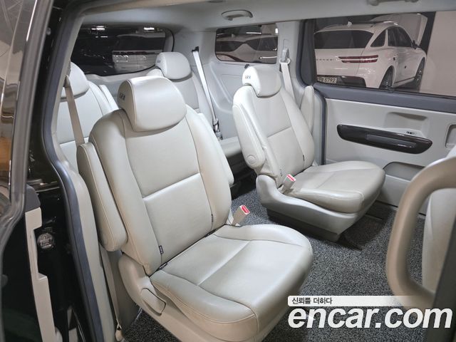 Kia Canival 2017 — photo 8